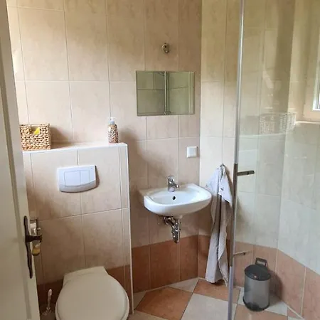 2 Private In A Beautiful House, Private Bathroom شقة فالكنزيه